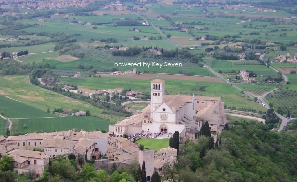 Illustrazione per l'articolo «Scoprire e ammirare Assisi»: Il Calendimaggio ad Assisi: la festa che saluta la primavera.